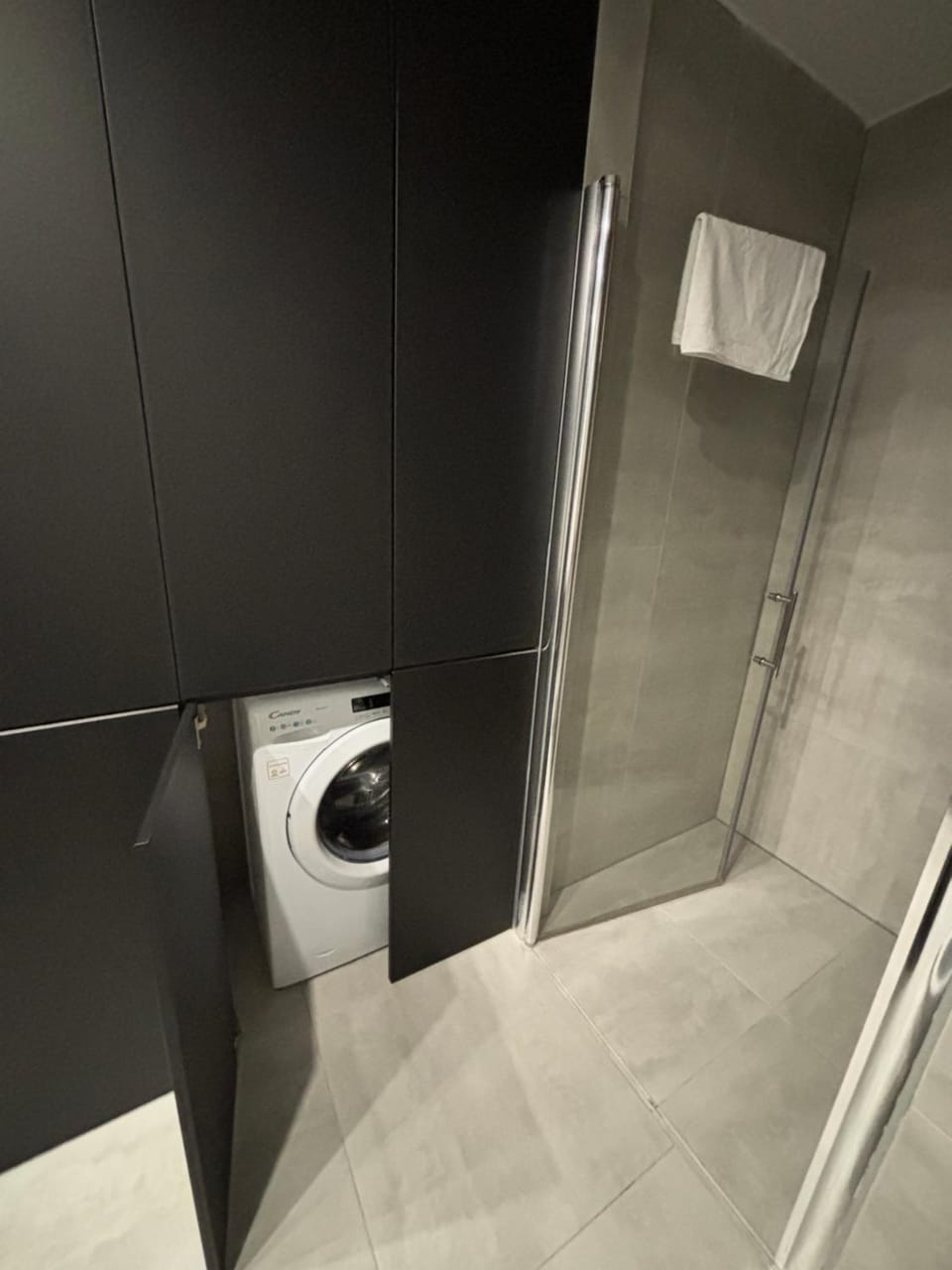 Shower, Toilet, Bathroom, dryer