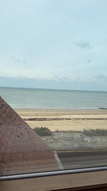 Coastal Nest Apartment in Margate