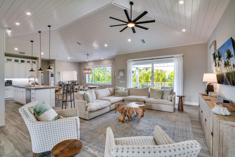 It's Miller Time by SeaBreeze Vacation House in Holmes Beach