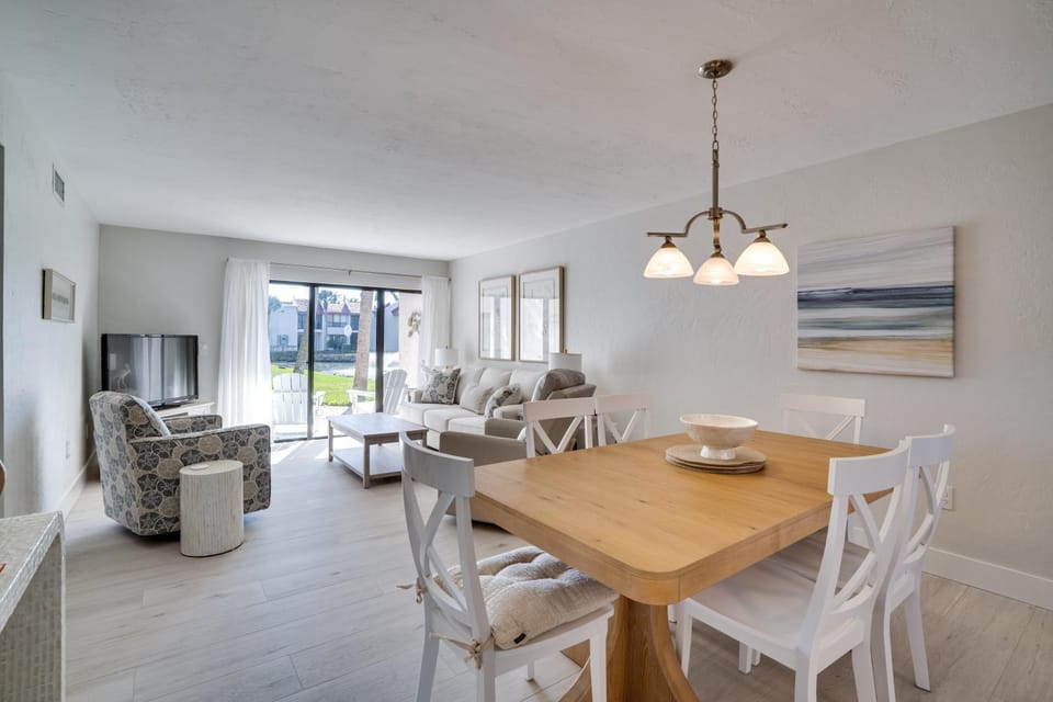 Days Like This at RAB 116 by SeaBreeze Vacation Apartment in Bradenton Beach