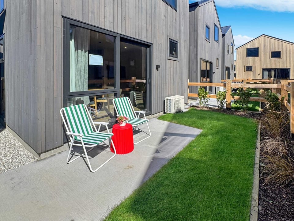 Modern Queenstown Stay on Delaney Loop Apartment in Queenstown