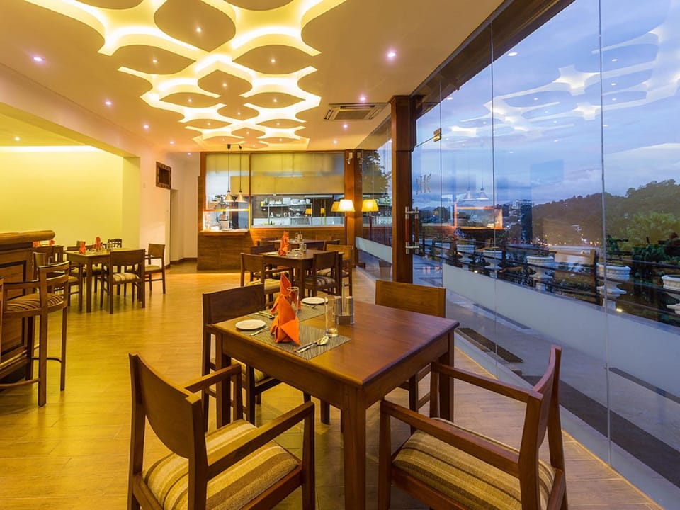 Restaurant/places to eat, Restaurant/places to eat