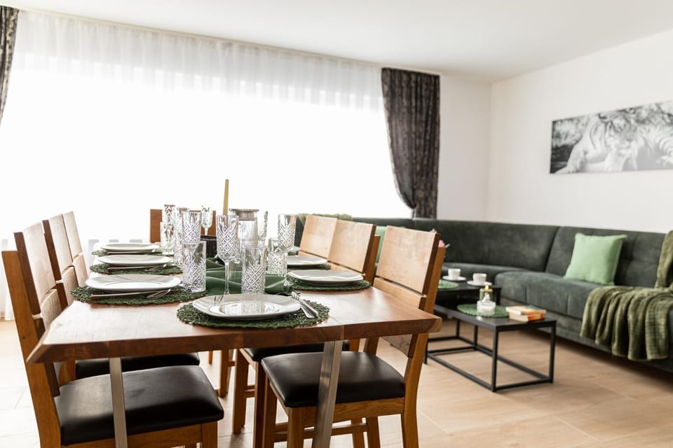 Living room, Seating area, Dining area