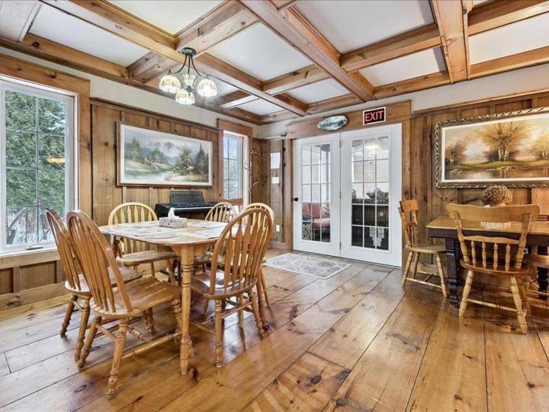 PIKE BAY Private Oasis Fireplace House in South Bruce Peninsula