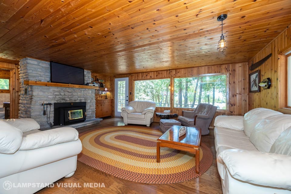 Breezy Woods - Tobermory Waterfront House in Northern Bruce Peninsula