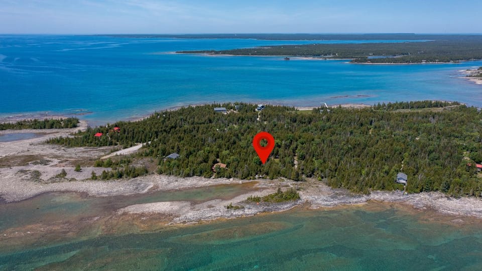 Breezy Woods - Tobermory Waterfront House in Northern Bruce Peninsula