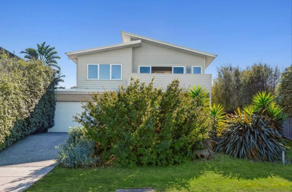 Incredible Elevated Views Pet Friendly House in Ocean Grove