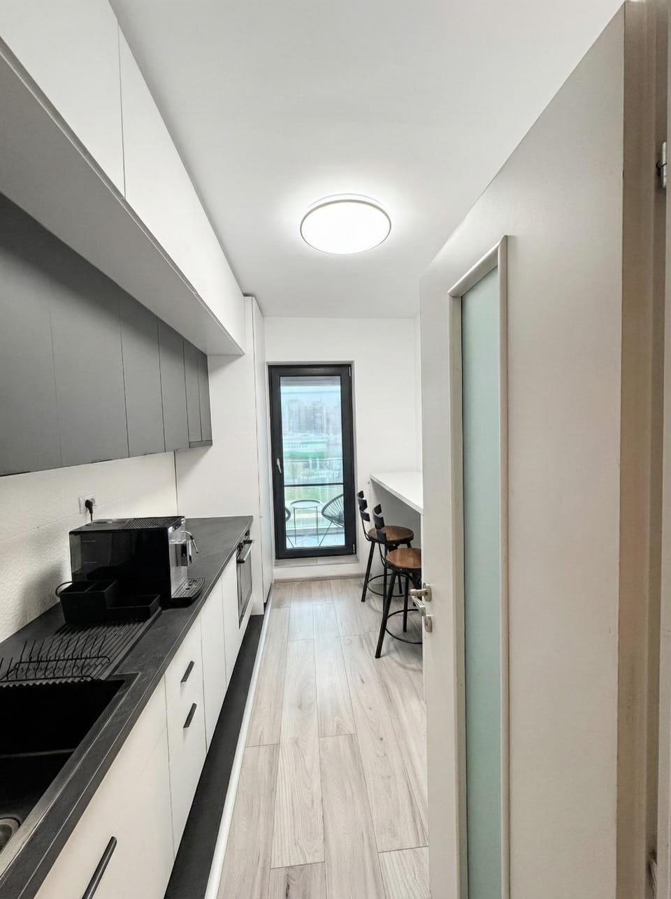 Kitchen or kitchenette, Dining area, oven, stove