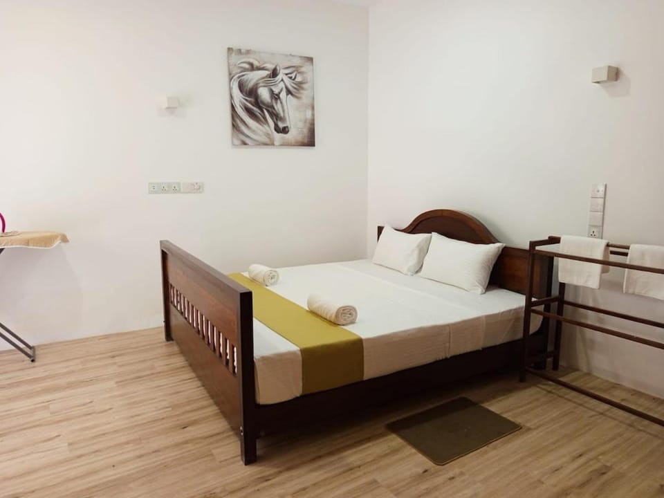 Urban Cozy Villa - Thalawathugoda Villa in Central Province
