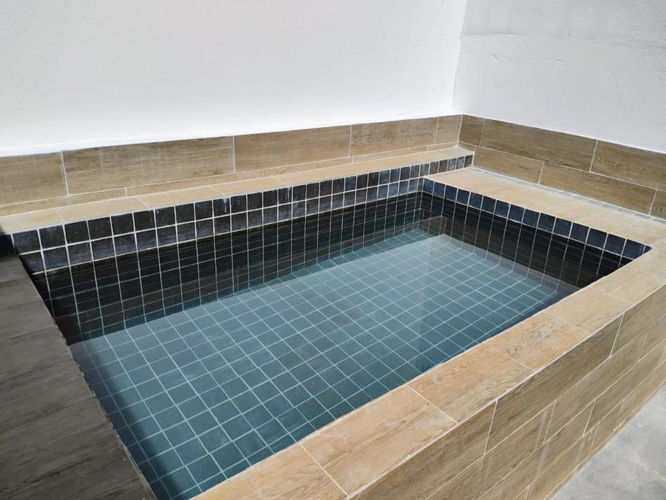 Swimming pool, Swimming pool