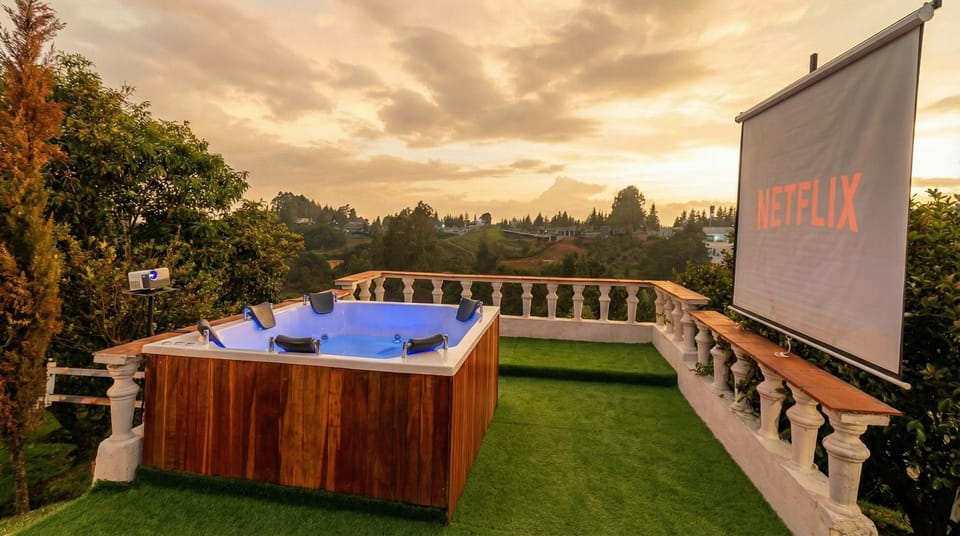 Country house with a Jacuzzi for 10, a cinema, and 10 minutes from the airport - Finca Gabriela House in Antioquia