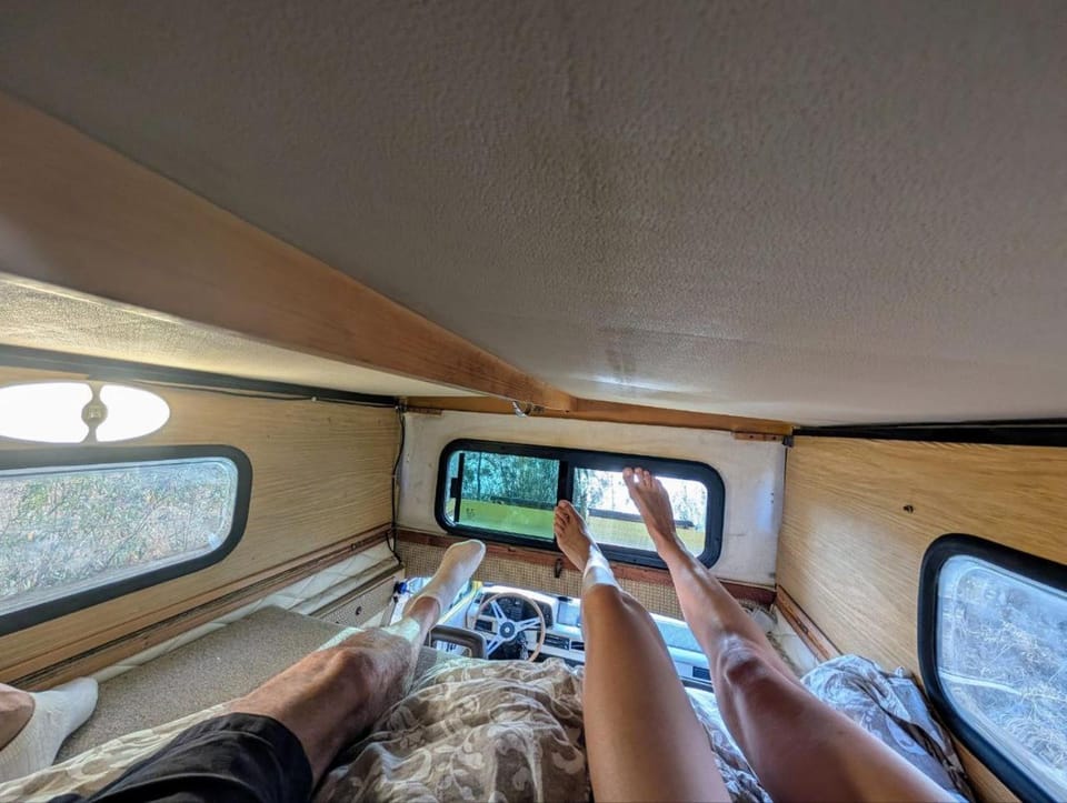 Rent a Blue Classics's Campervan vw t3 amarela - Algarve - Faro - Portugal Luxury tent in Portimao