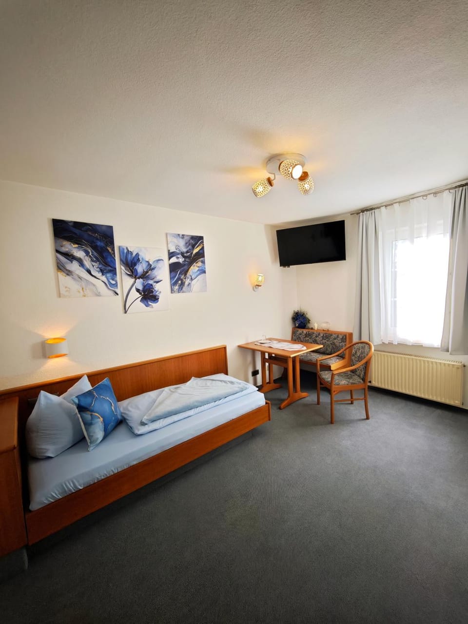 Photo of the whole room