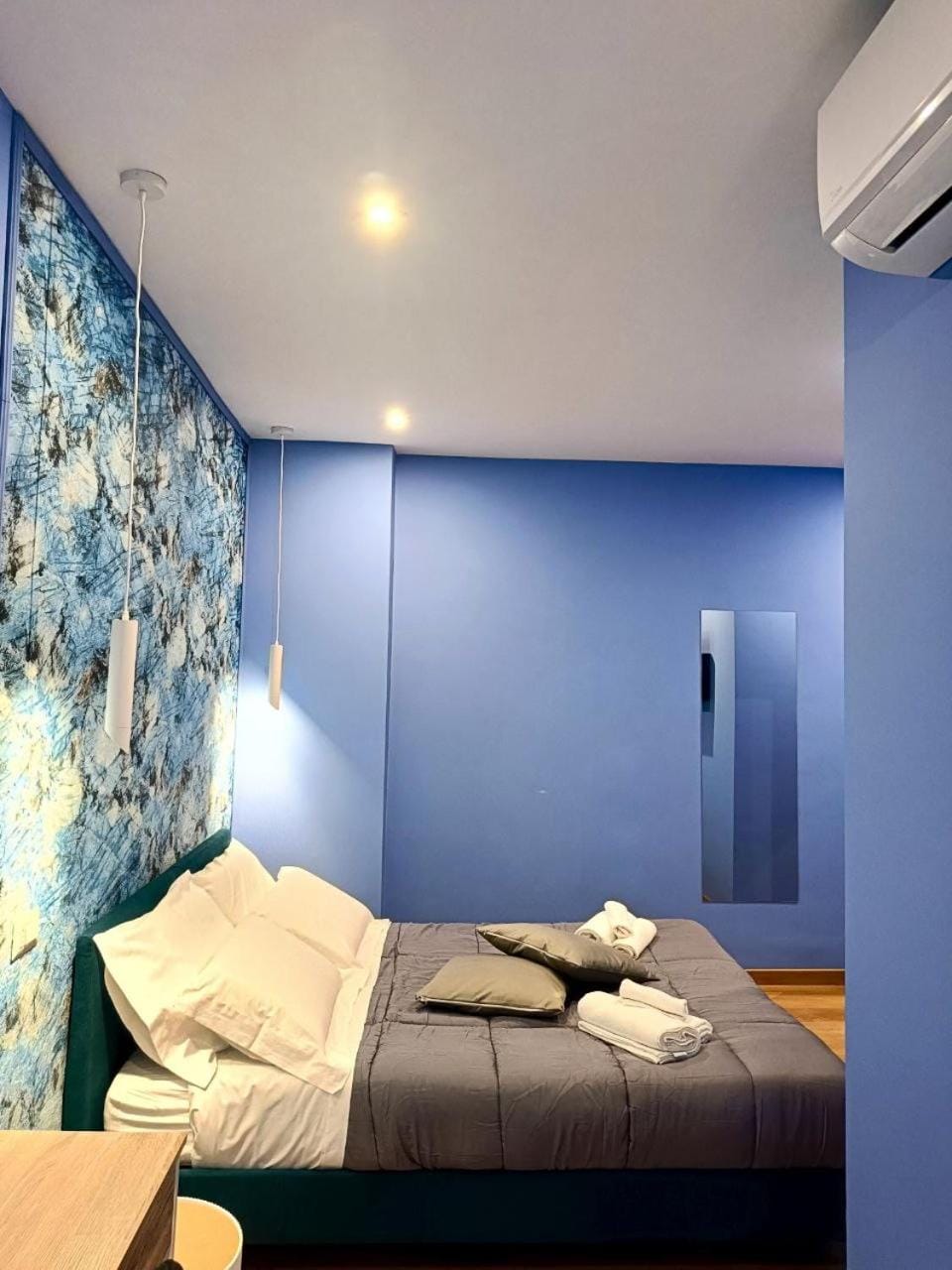 Bed, Photo of the whole room, Bedroom, towels, air conditioner