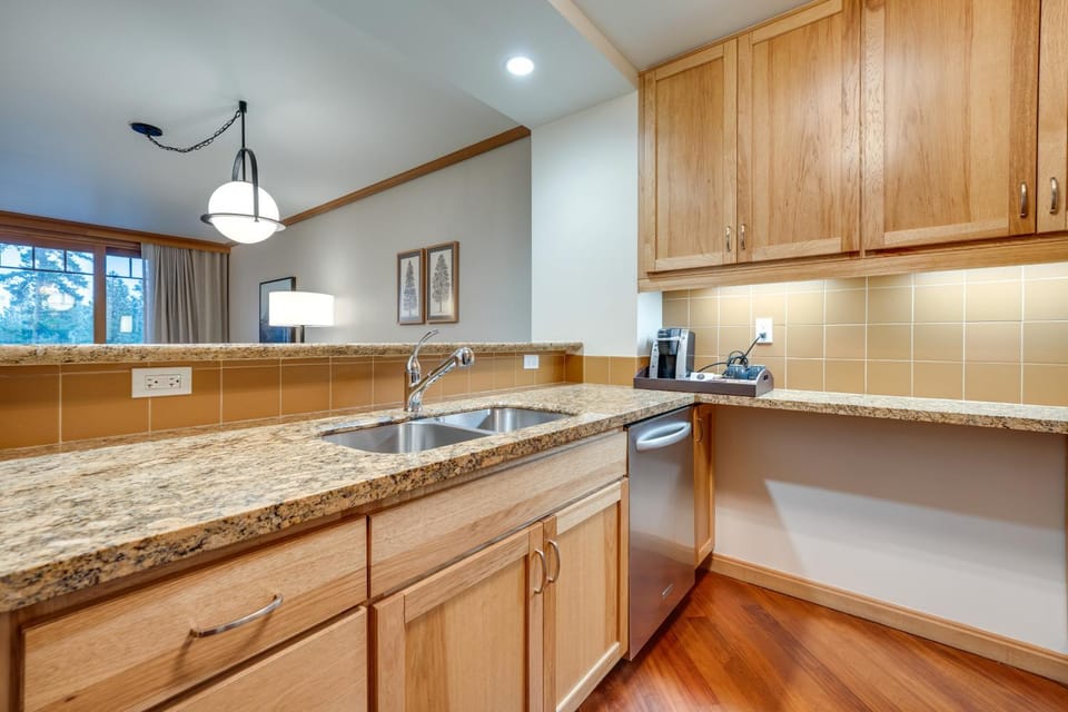 One Bedroom/Full Kitchen Condo at Suncadia Lodge House in Kittitas County