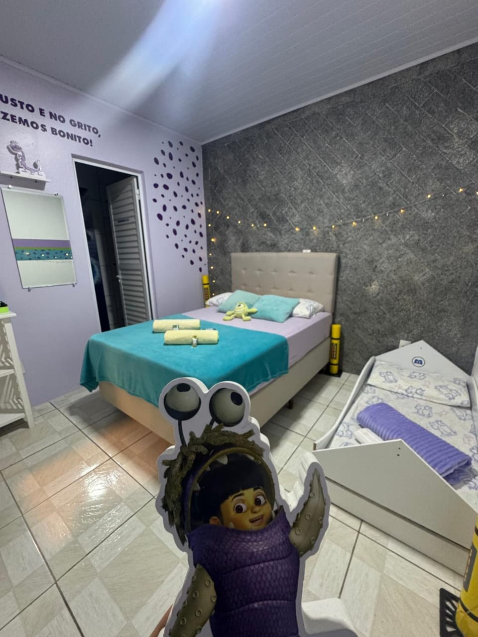 Photo of the whole room