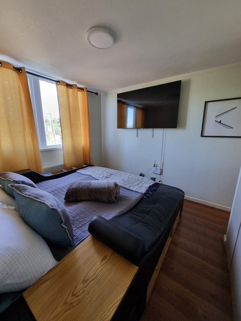 Bed, Photo of the whole room, Bedroom