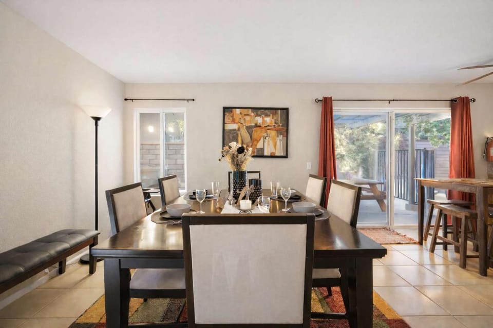 Peaceful Poolside Perfection near Wine Country House in Murrieta