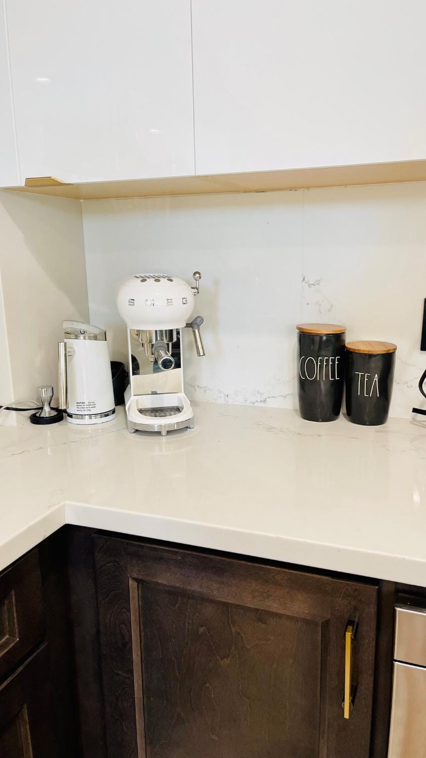 Coffee/tea facilities, Kitchen or kitchenette