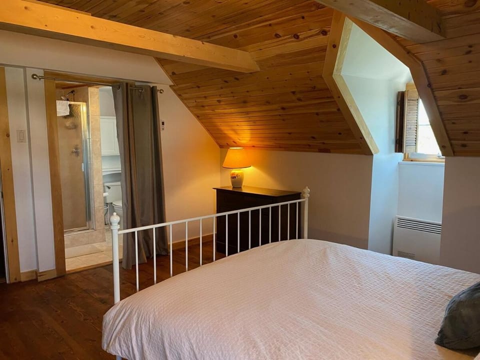 Bathroom, Bedroom
