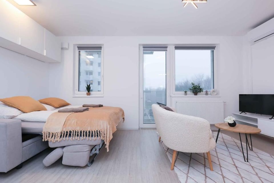 Brand new studio near the Airport with Free Parking Apartment in Bratislava
