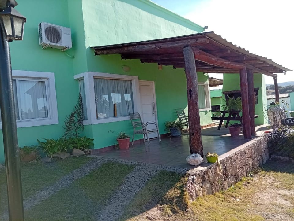 Del valle cabañas Nature lodge in Tanti