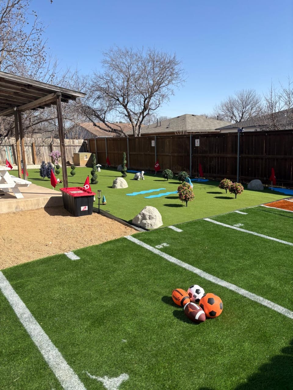 9 Hole Mini Golf, Sports, Bocce and 12 mins to Downtown Apartment in Austin