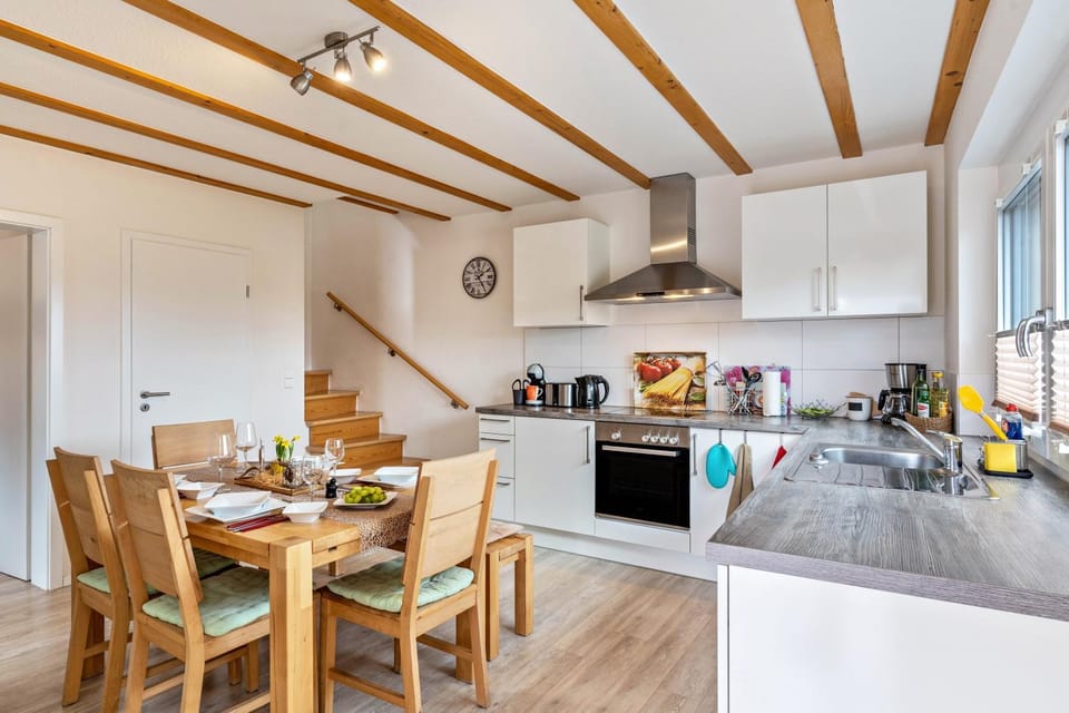 Property building, Kitchen or kitchenette, Living room