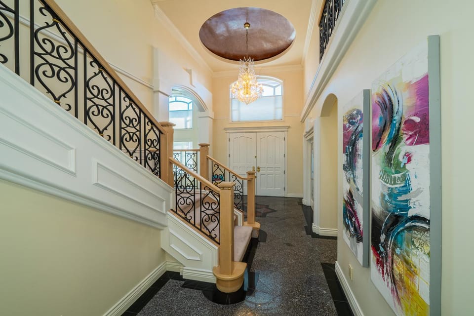 Cozy home near YVR with parking Vacation rental in Richmond