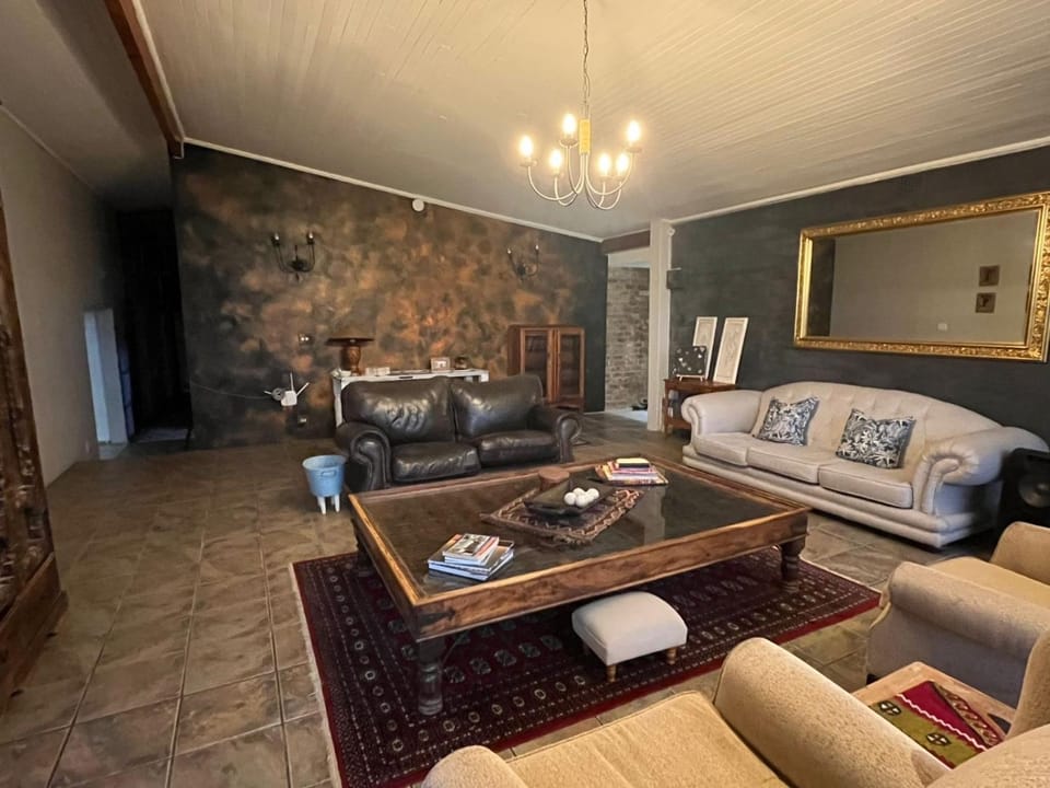 Hooggelegen Estate Villa in South Africa