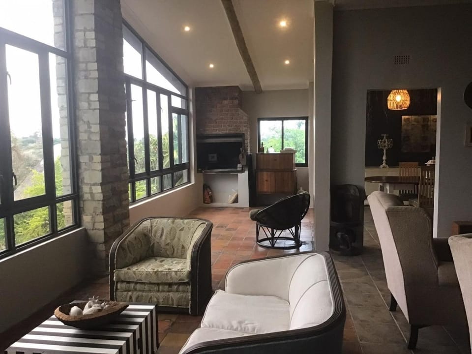 Hooggelegen Estate Villa in South Africa