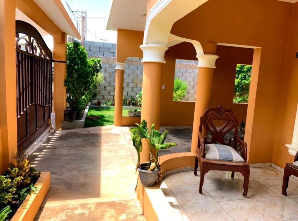 Tu Casa En Pedernales House in Haiti