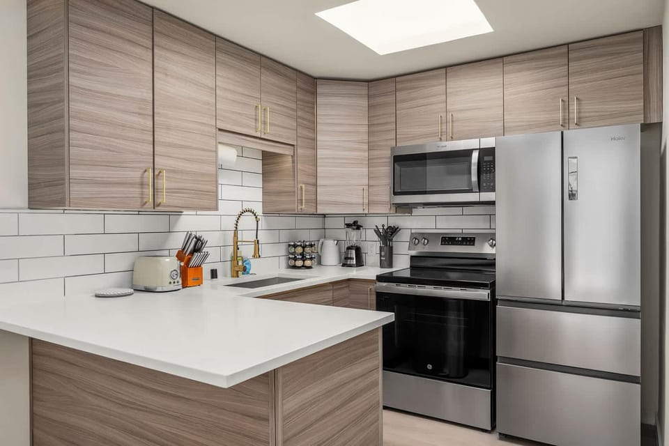 Brand New 2BR Condo in Queen Anne Walk to Space Needle Apartment in South Lake Union