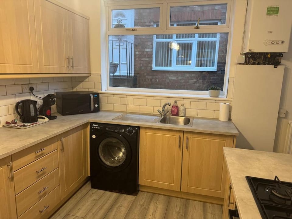Spacious 2 bedroom flat in Newcastle, Free parking Apartment in Newcastle upon Tyne