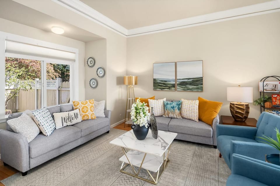 Modern Queen Anne Home with Stunning Water Views House in Queen Anne