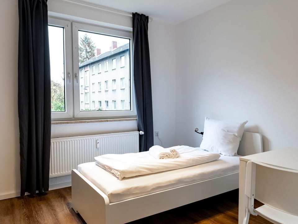 BudgetRoom 3 Bedroom Perfect for Teams Apartment in Gelsenkirchen