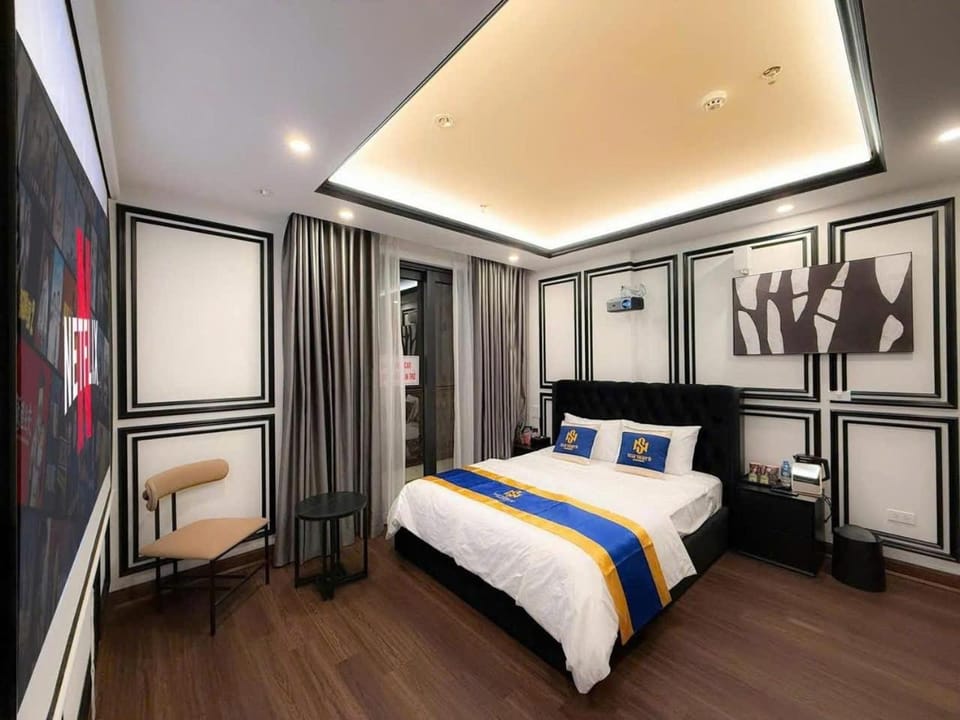 Bed, Living room, Photo of the whole room, Bedroom