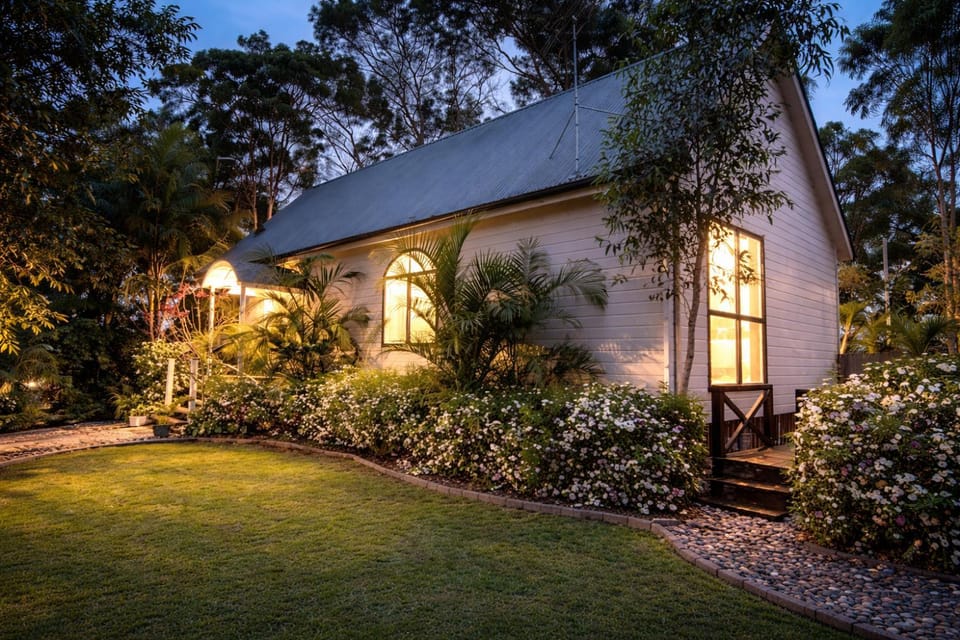 Private Luxury Island Retreat with Panoramic Bay Views Chalet in MacLeay Island