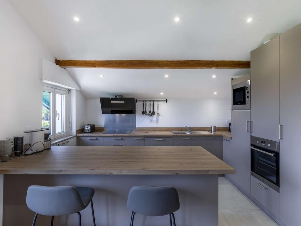 Grand appartement refait à neuf près de la plage avec wifi et parking - FR-1-4-710 Apartment in Saint-Jean-de-Luz
