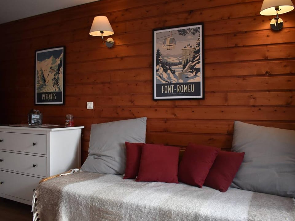 Studio cabine Sud avec parking à Font-Romeu - FR-1-580-140 Cabin in Bolquère