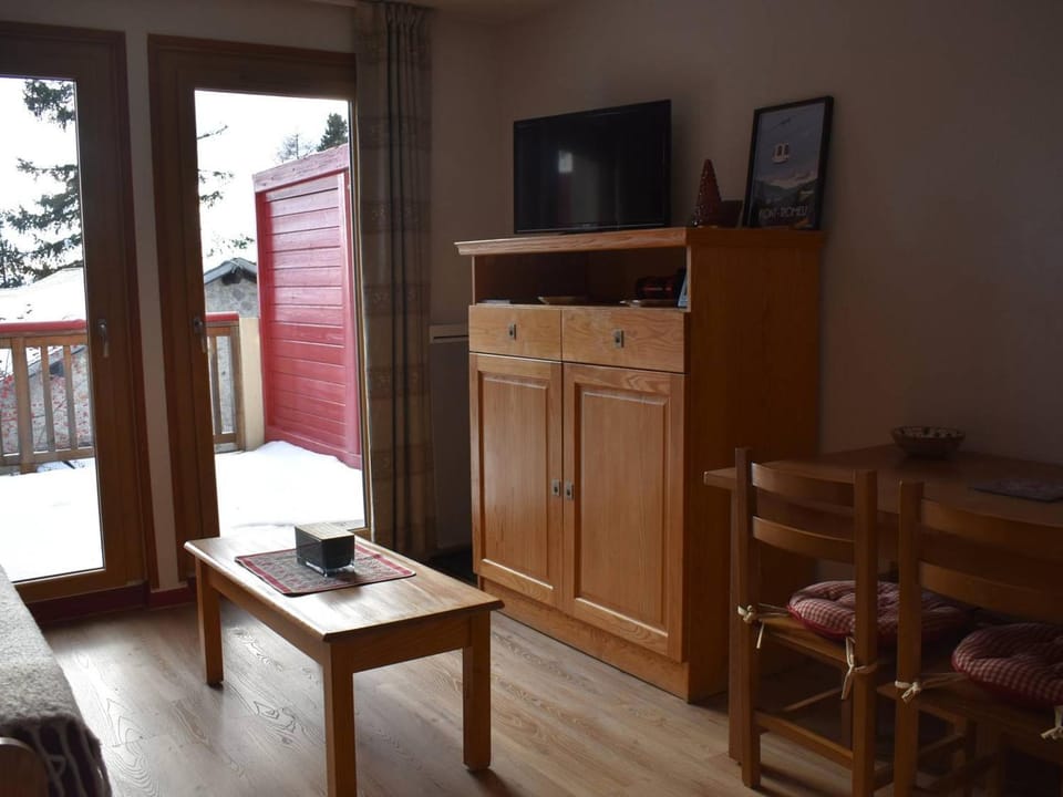 Studio cabine Sud avec parking à Font-Romeu - FR-1-580-140 Cabin in Bolquère