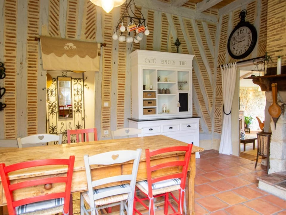 Maison Périgourdine avec Piscine Privée et Wifi - FR-1-616-531 House in Nouvelle-Aquitaine