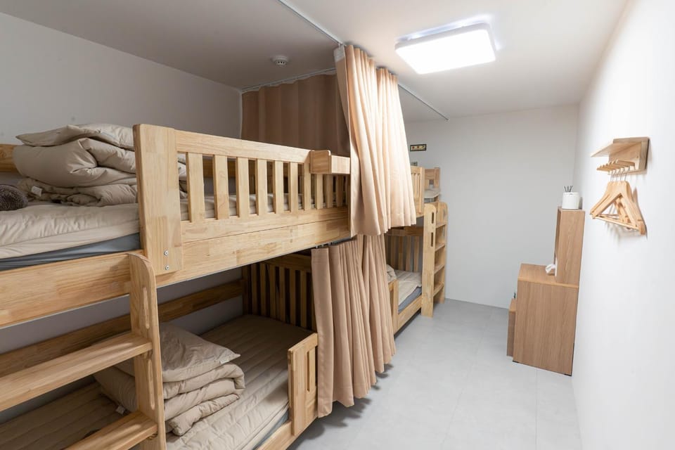 Busan Guesthouse, Nomad Inn Seomyeon, 부산 서면 게스트하우스 Hostel in Busan