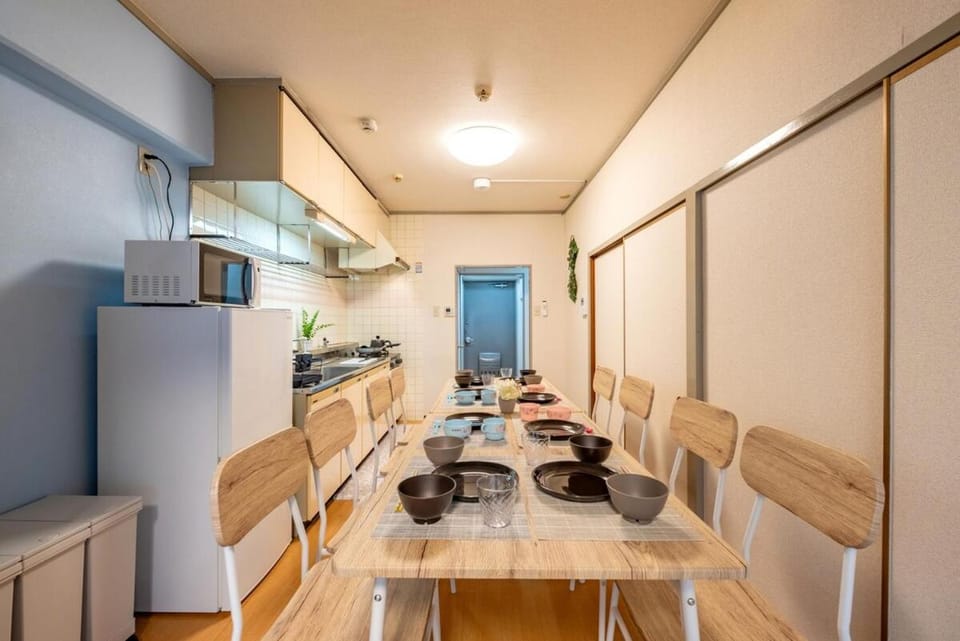 A sightseeing spot 2 minutes on foot to the nearest station, 12 minutes by train to Nagoya Port Aquarium, and 25 minutes by train to Nagoya Station Apartment in Shizuoka Prefecture