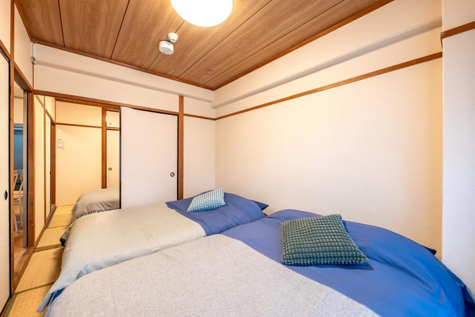 A sightseeing spot 2 minutes on foot to the nearest station, 12 minutes by train to Nagoya Port Aquarium, and 25 minutes by train to Nagoya Station Apartment in Shizuoka Prefecture