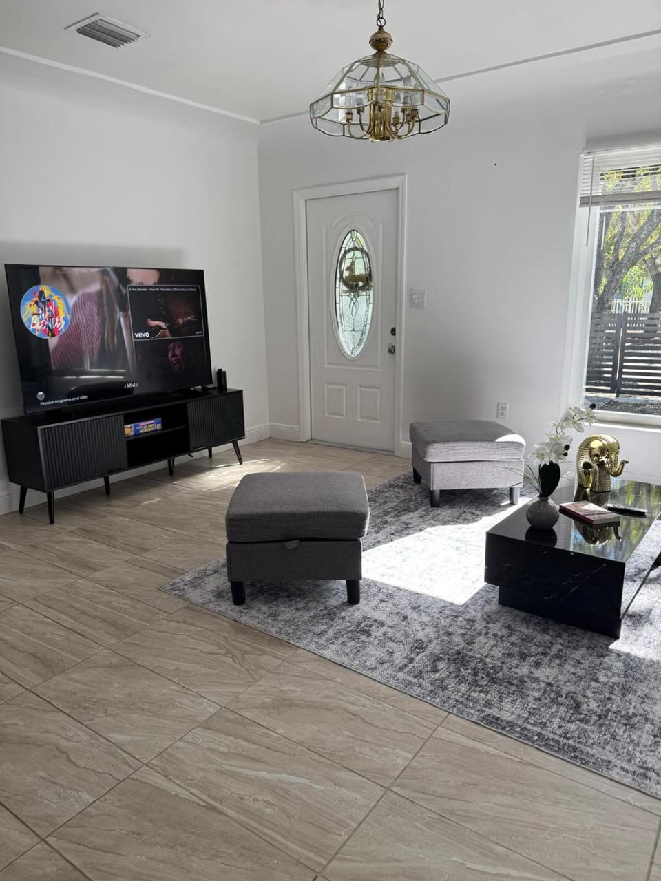 Communal lounge/ TV room