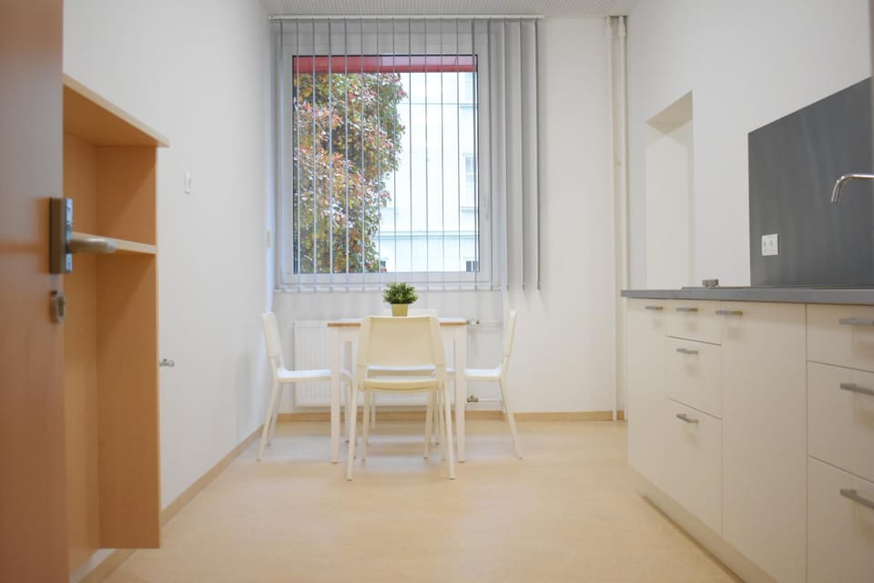 Communal lounge/ TV room, Kitchen or kitchenette, Communal kitchen