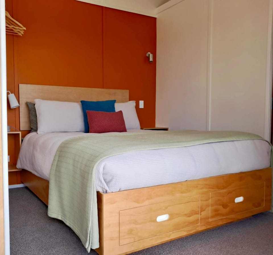 Bed, Bedroom, storage