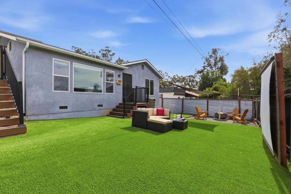 Communal lounge/ TV room, Day, Seating area, Evening entertainment