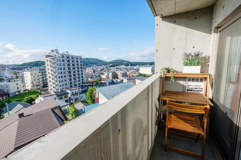 海と山の見える部屋 2BR Canal View Apartment in Hokkaido Prefecture